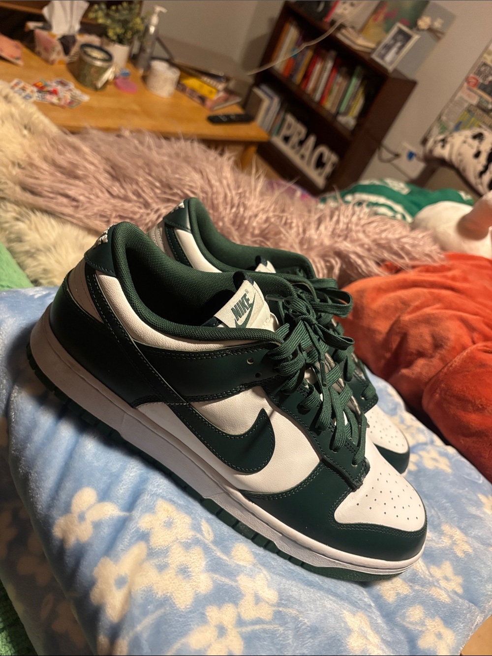 Nike Men’s Low-Top Sneakers - White & Dark Green